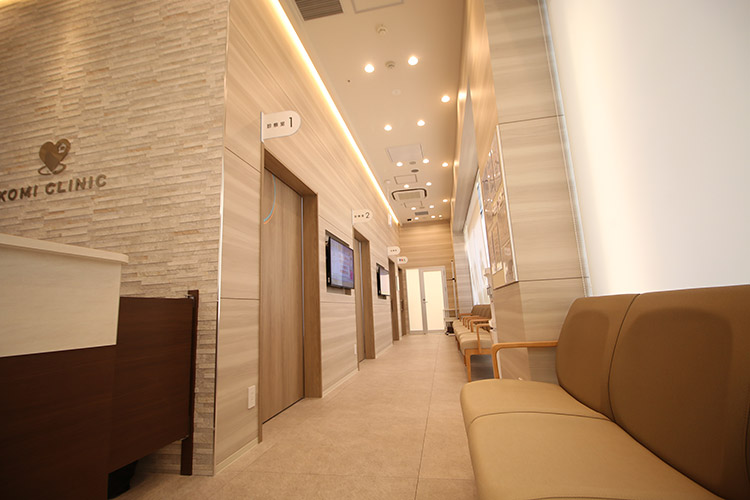 診察室前の通路